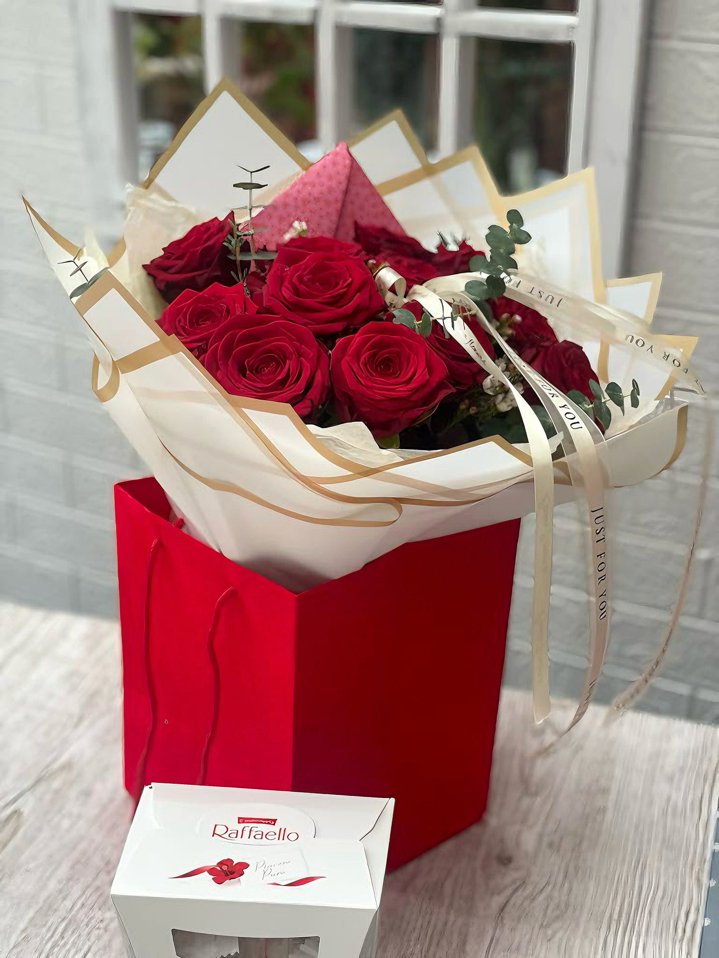 Scarlet Kisses