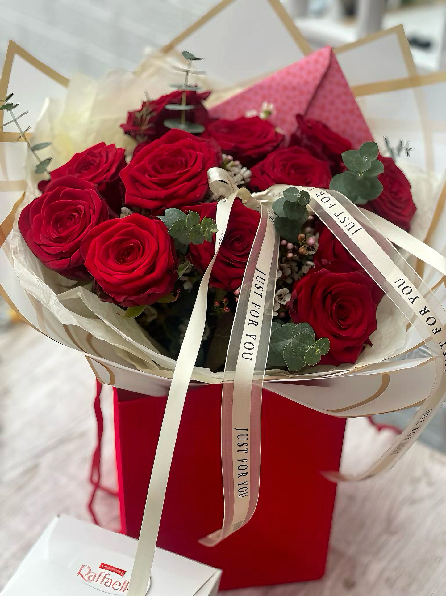 Scarlet Kisses